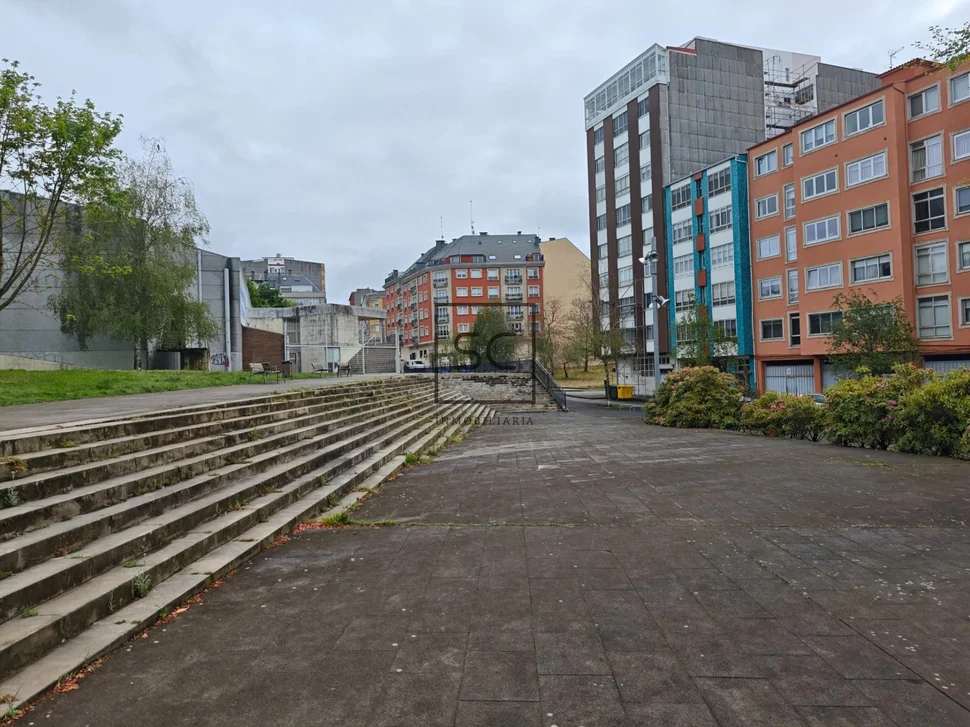 Piso con garaje, ascensor y trastero en ultramar, ferrol