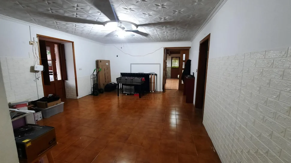 Chalet adosado con finca en Neda