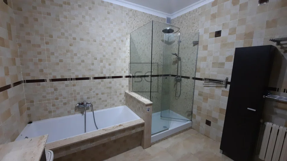 Chalet adosado con finca en neda