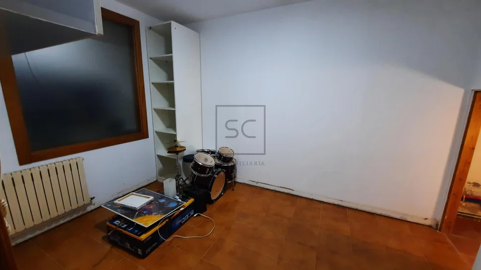 Chalet adosado con finca en neda