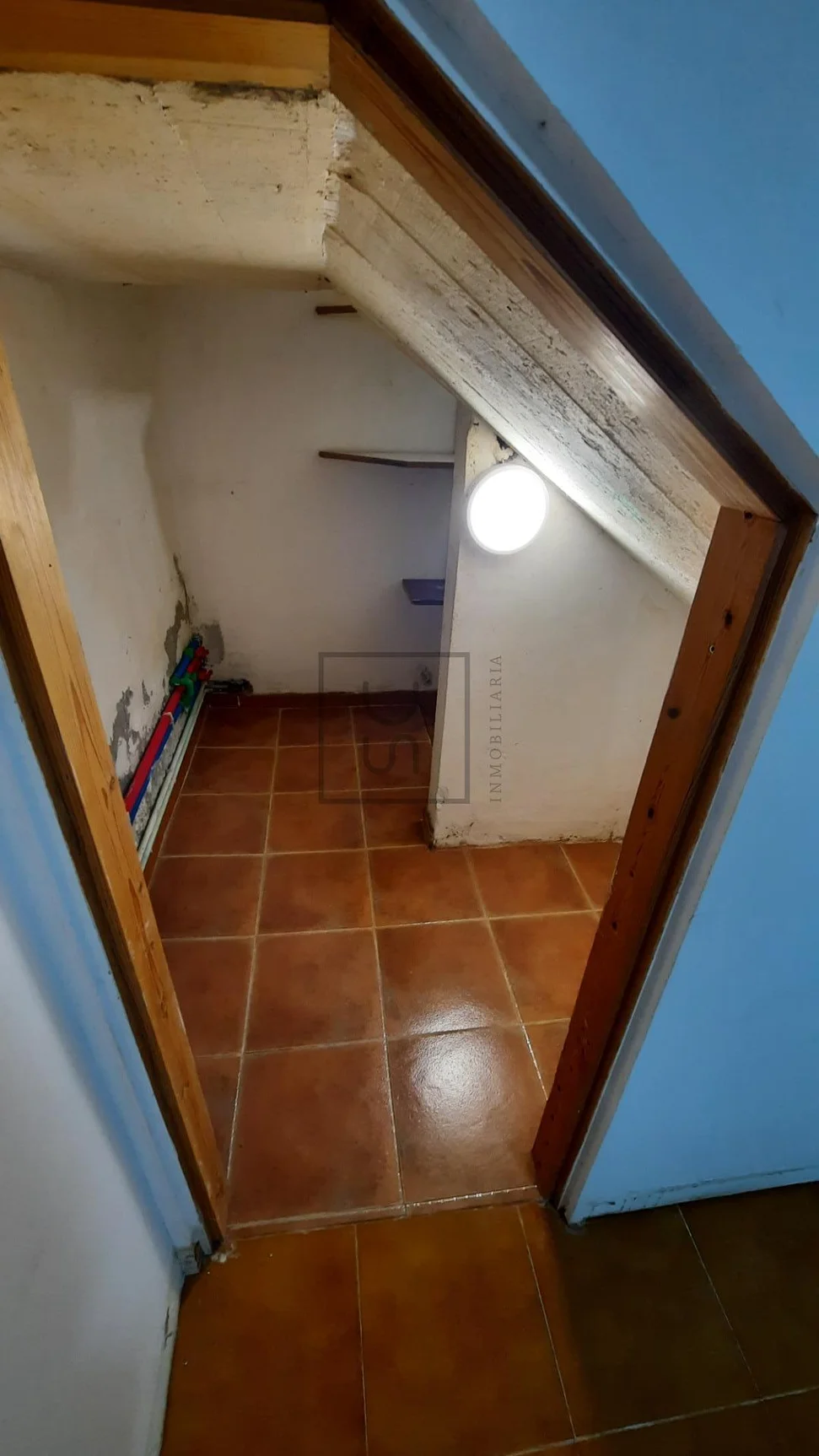 Chalet adosado con finca en Neda