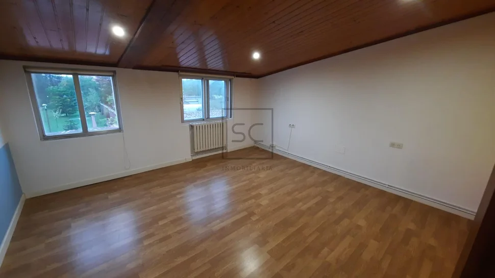 Chalet adosado con finca en neda