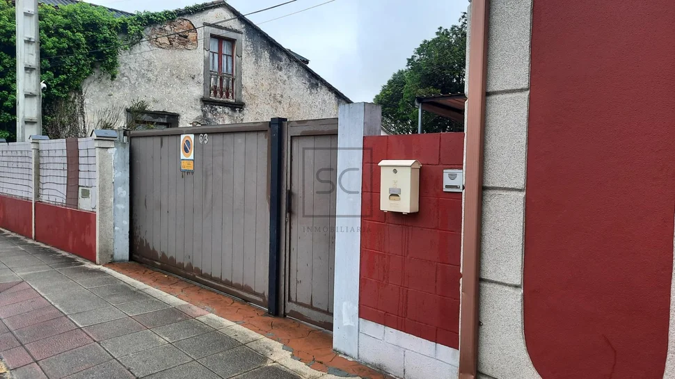 Chalet adosado con finca en neda