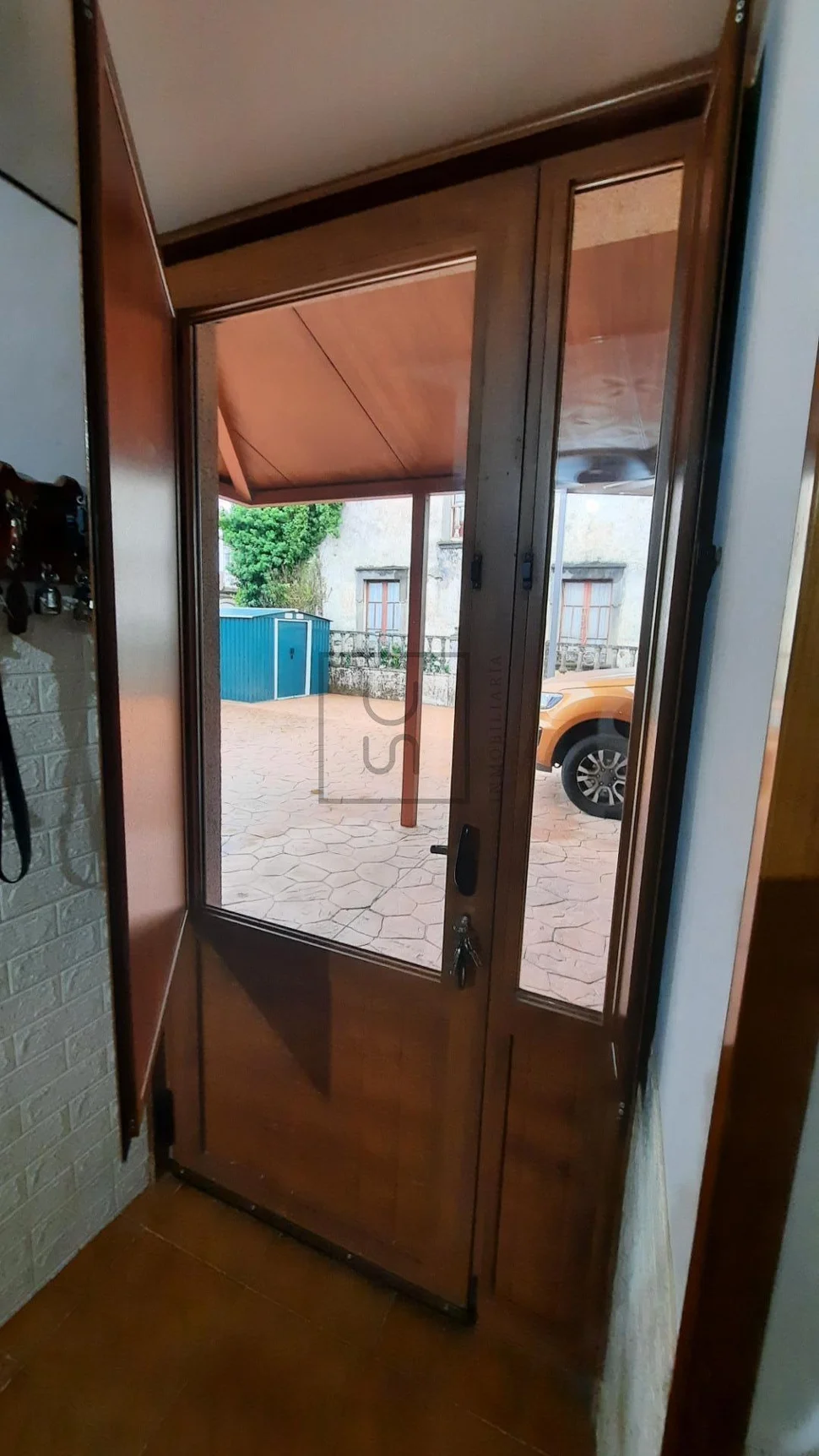 Chalet adosado con finca en neda