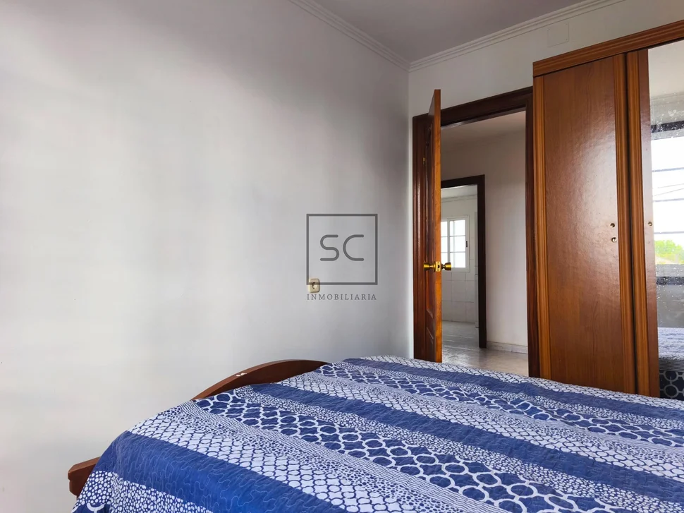 Casa con finca, bodegas y garaje en San Juan de Piñeiro, Mugardos.