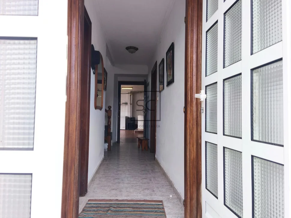 Casa con finca, bodegas y garaje en San Juan de Piñeiro, Mugardos.