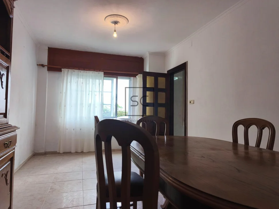 Casa con finca, bodegas y garaje en San Juan de Piñeiro, Mugardos.