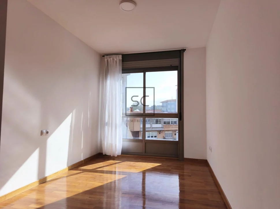 Apartamento con plaza de garaje y trastero en Ares