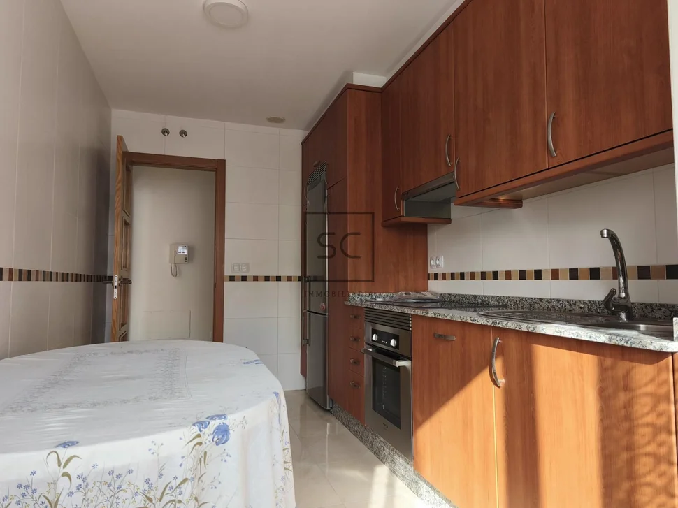 Apartamento con plaza de garaje y trastero en Ares