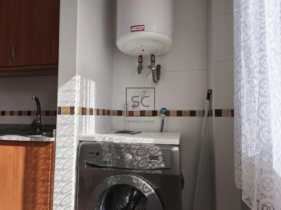 Apartamento con plaza de garaje y trastero en Ares