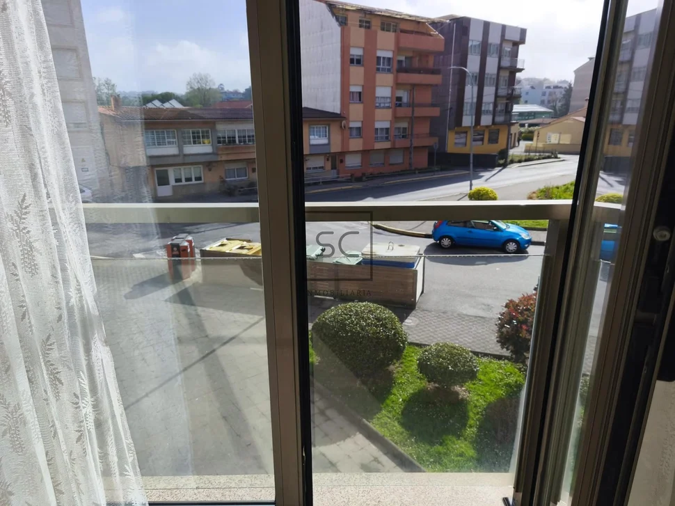 Apartamento con plaza de garaje y trastero en Ares