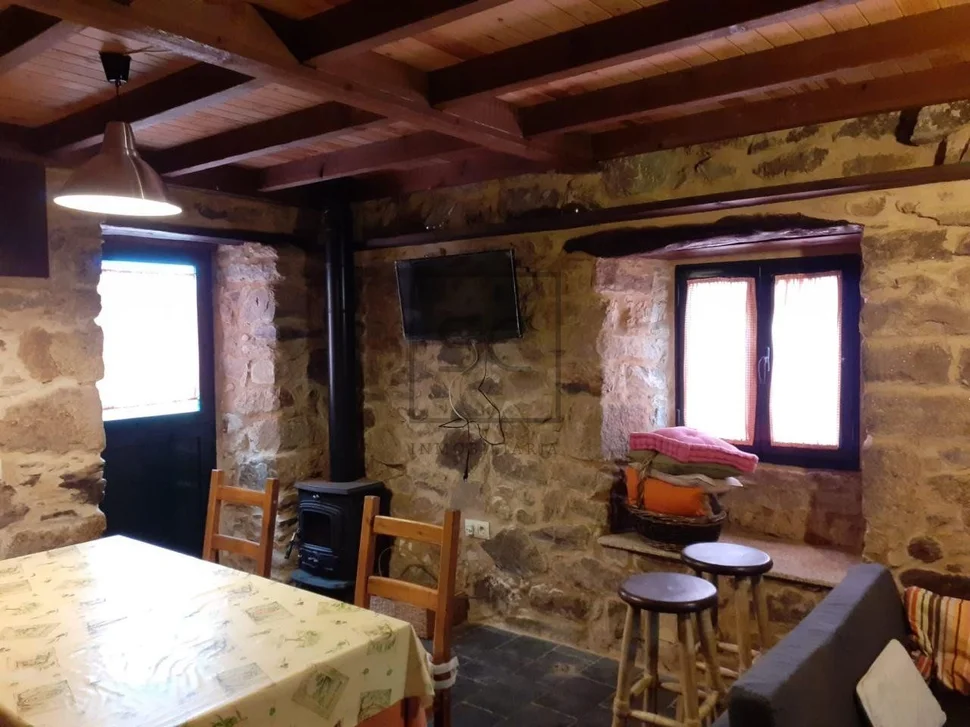 Casa de piedra en Pazos, Neda