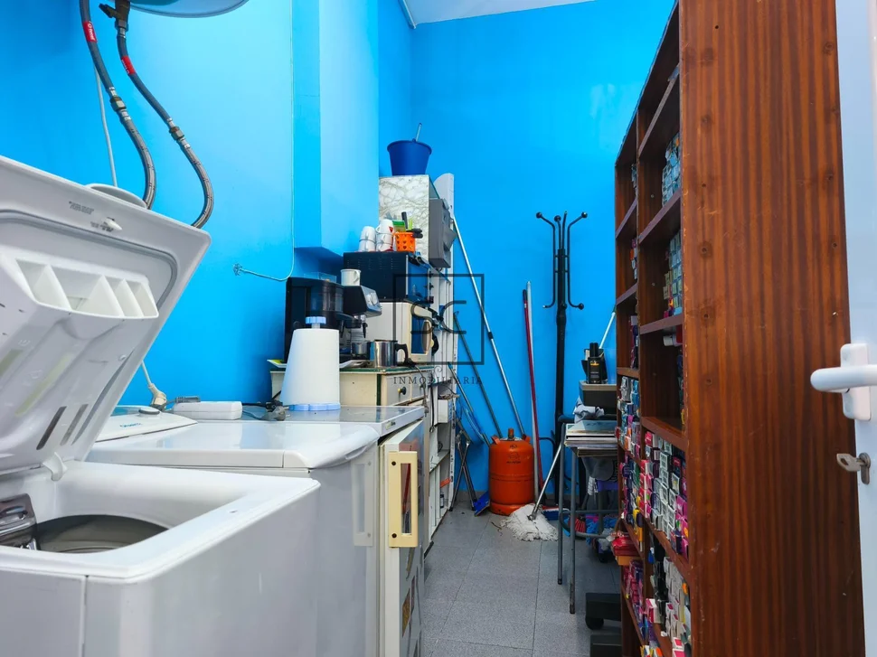 Peluquería totalmente equipada en Santa Marina, Ferrol
