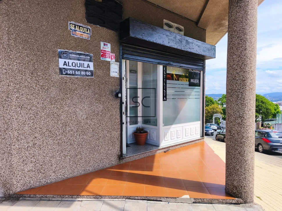 Peluquería totalmente equipada en Santa Marina, Ferrol