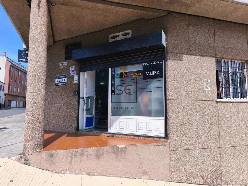 Peluquería totalmente equipada en Santa Marina, Ferrol