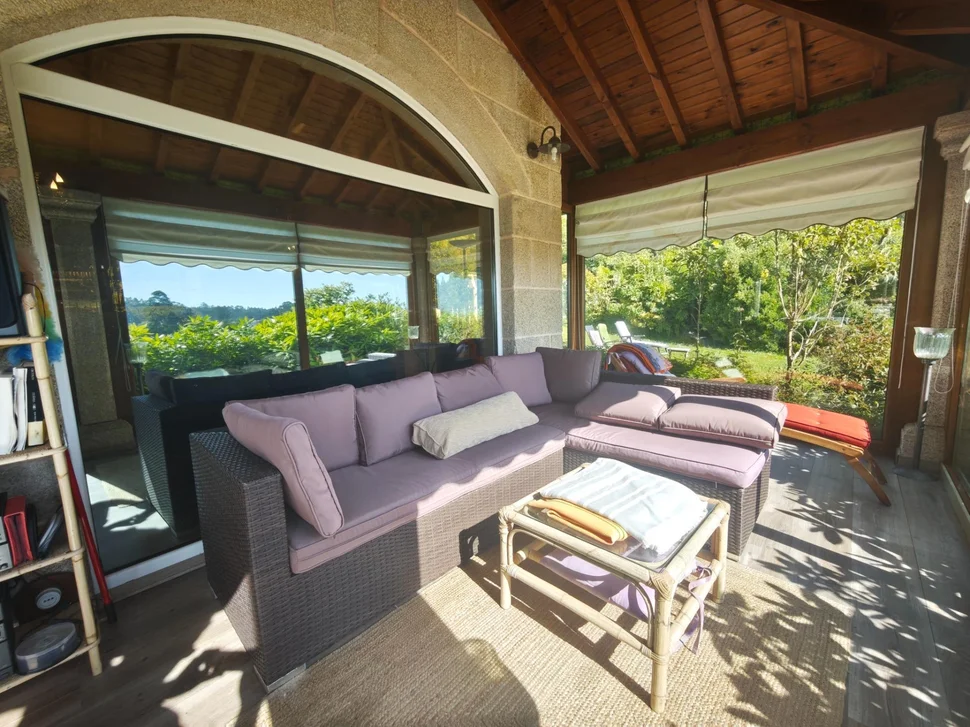 Casa de piedra con vistas a las ría en Vilarmaior