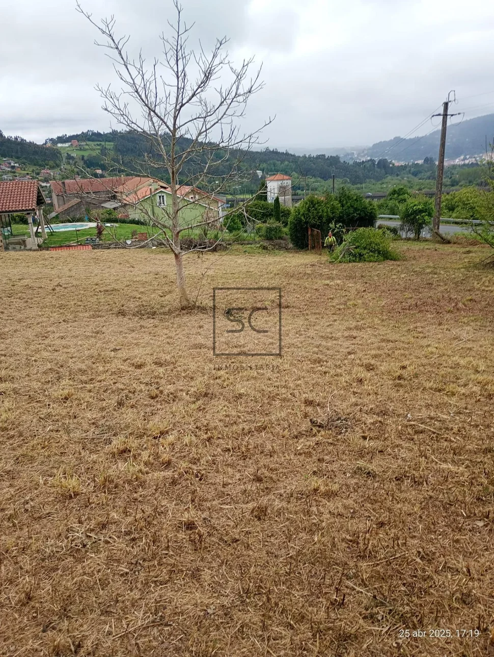 Finca edificable en Laraxe, Cabanas