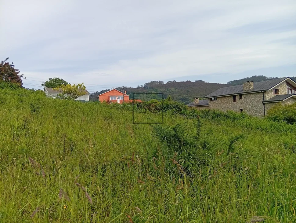 Finca edificable en Laraxe, Cabanas