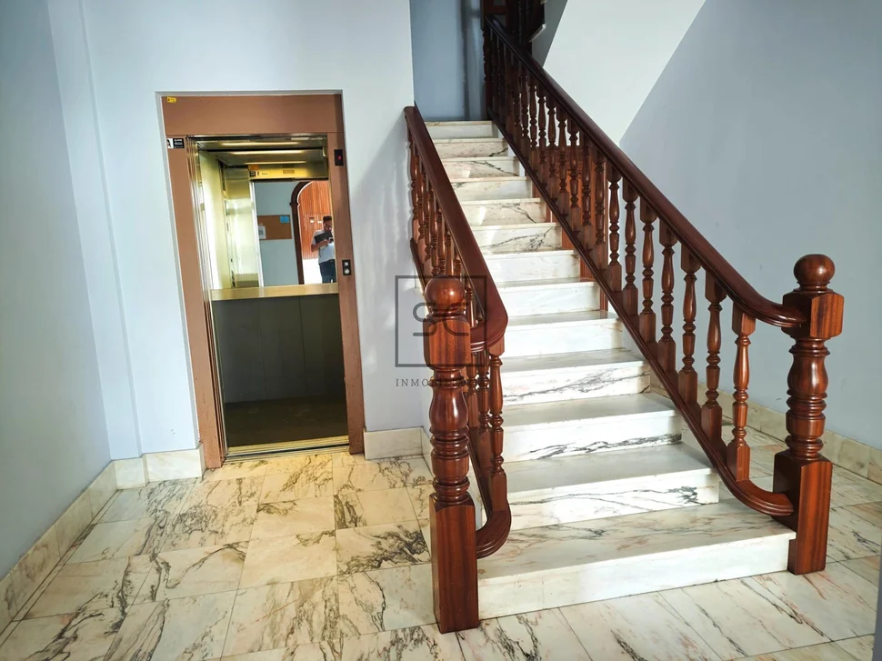 Piso con ascensor, garaje y trastero en Piñeiros, Narón.