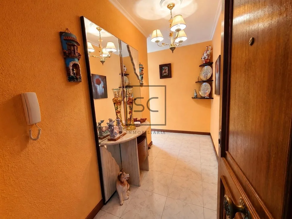 Piso con ascensor, garaje y trastero en Piñeiros, Narón.