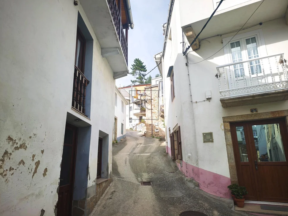 Casa adosada en O Porto do Barqueiro, Mañón
