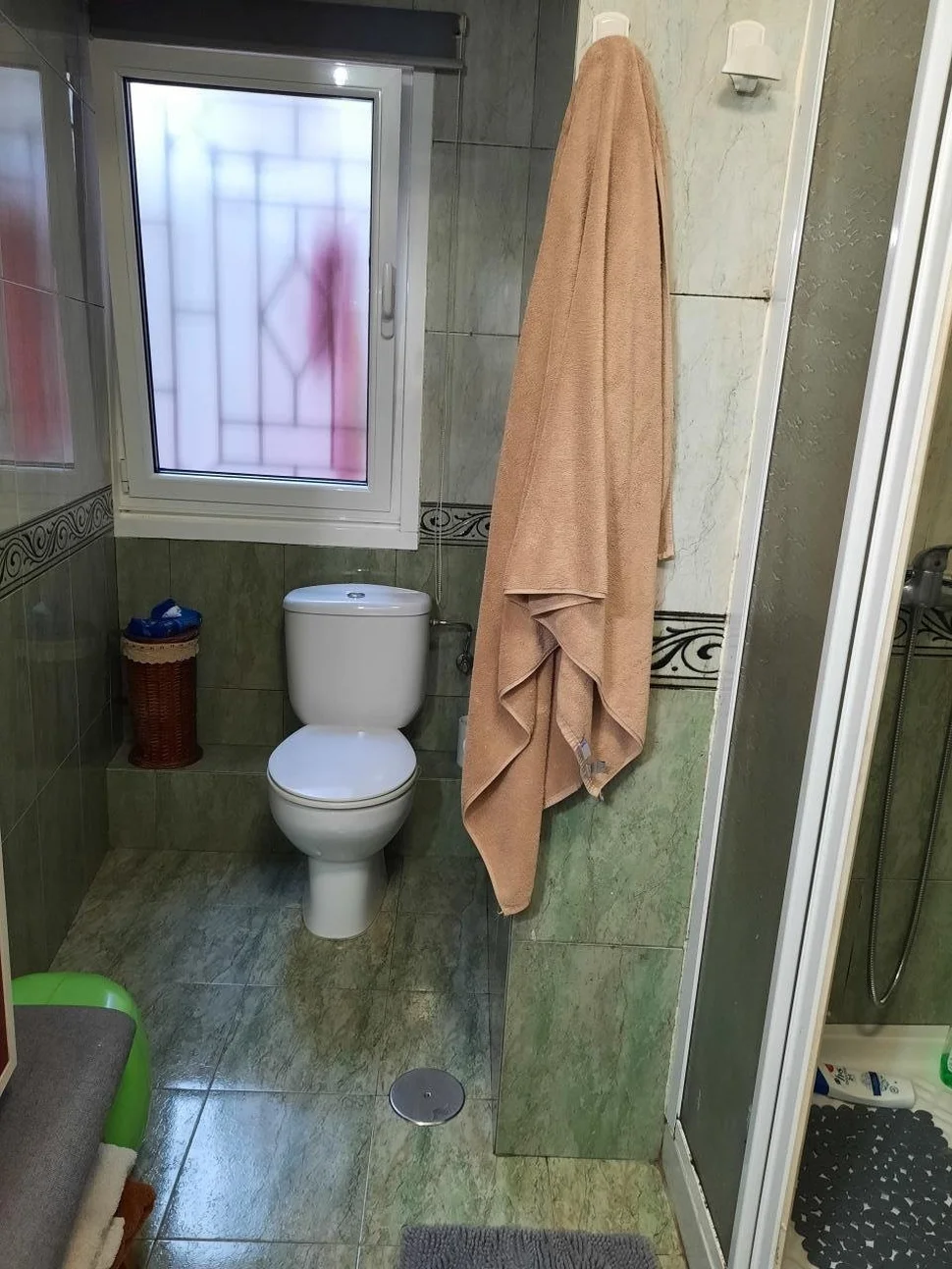 Primer piso bien situado