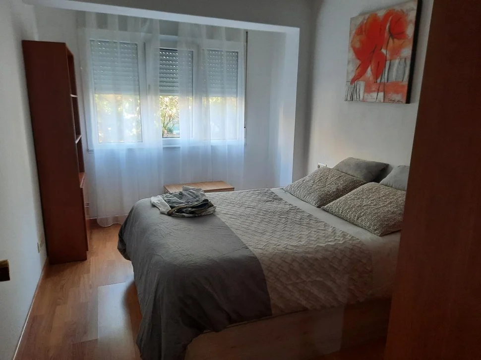 Primer piso bien situado