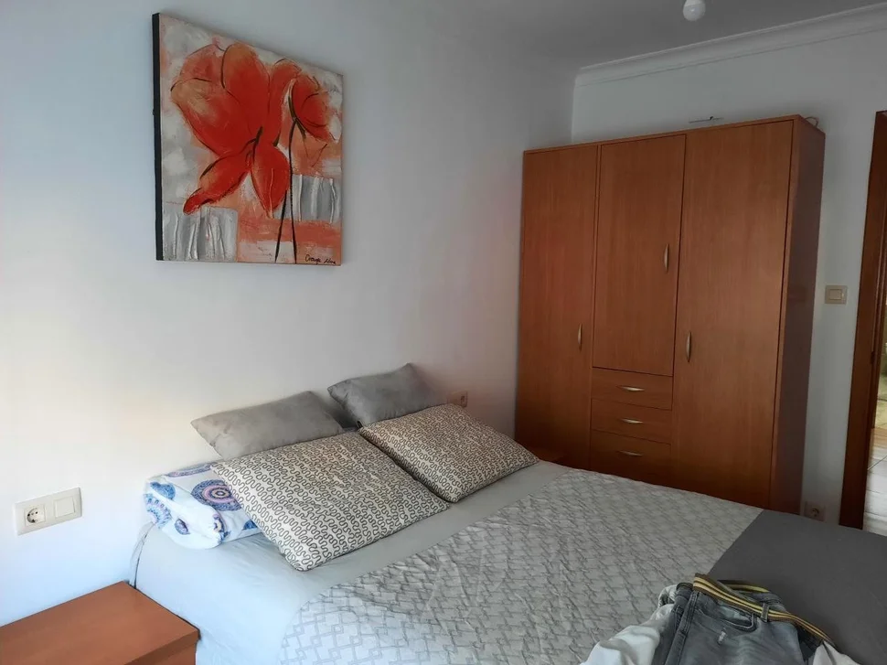 Primer piso bien situado