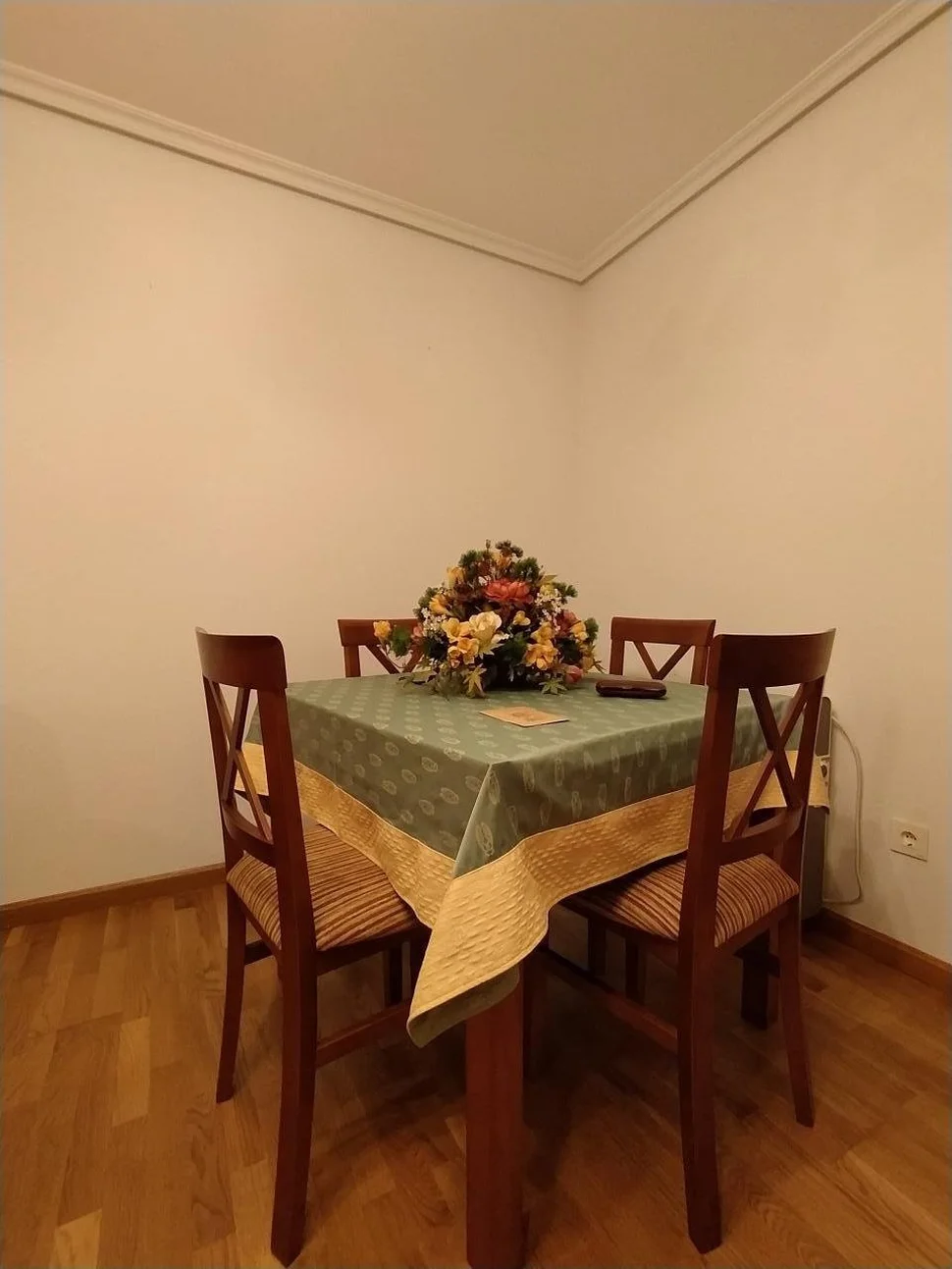 Se vende bonito piso en el alto del castaño (ascensor, plaza de garaje y trastero)