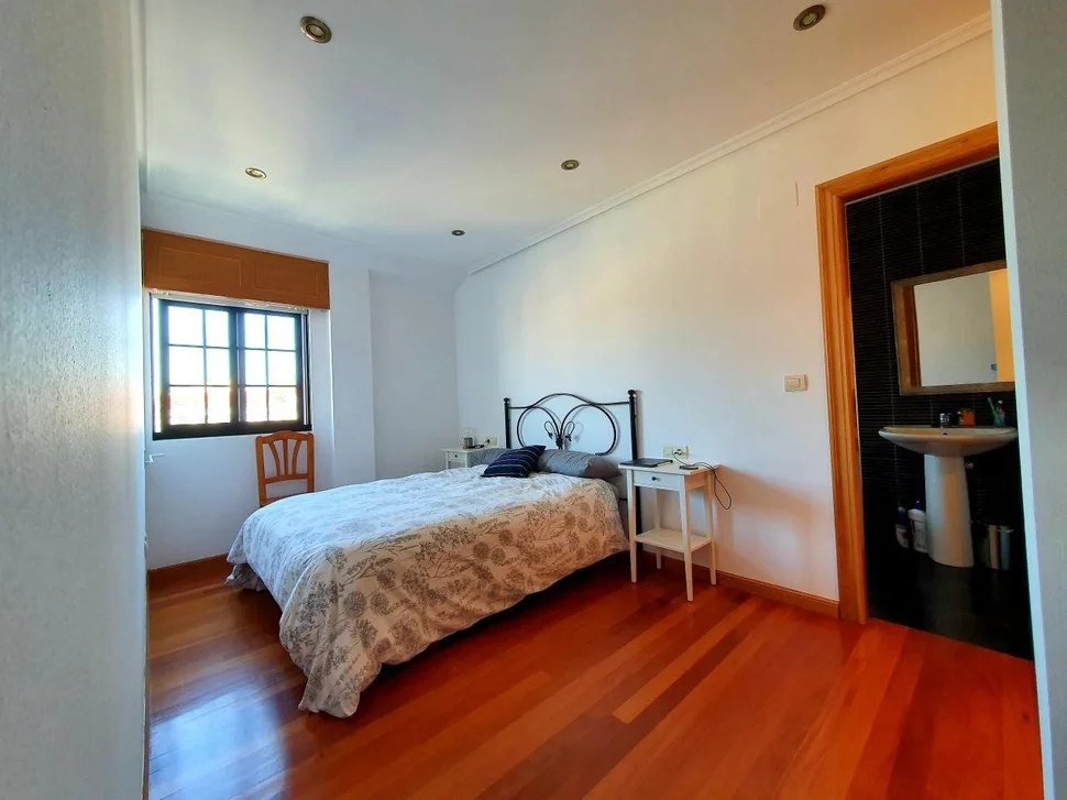 Apartamento con terraza en ares
