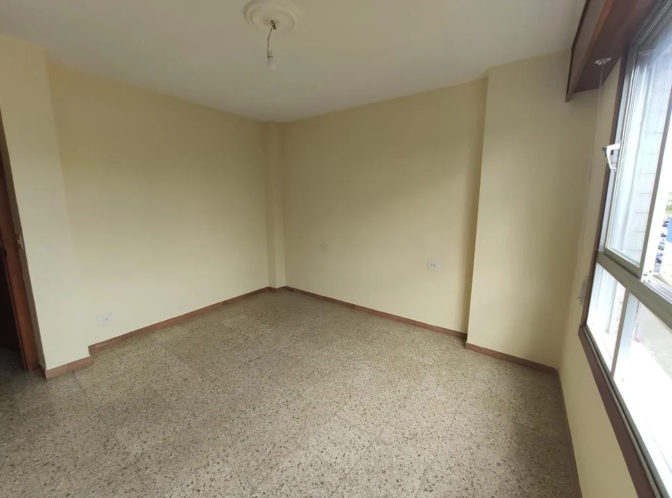 Piso en santa cecilia-narón