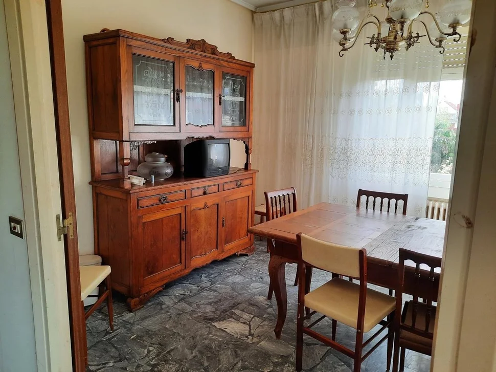 Se vende casa independiente con finca próxima a la playa en sequeiro, valdoviño