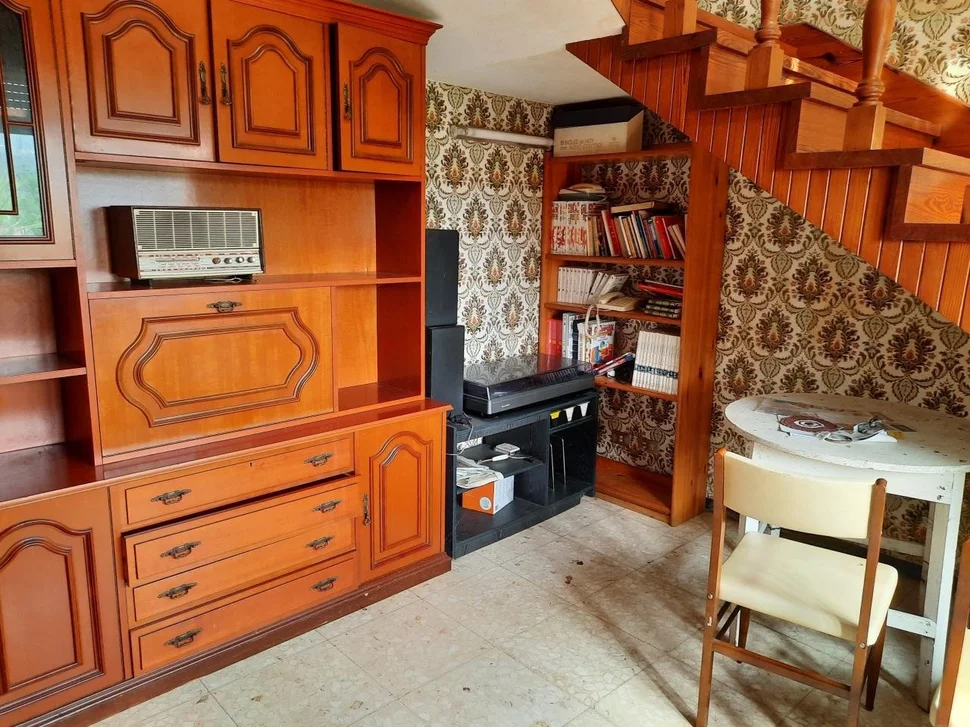 Se vende casa independiente con finca próxima a la playa en sequeiro, valdoviño