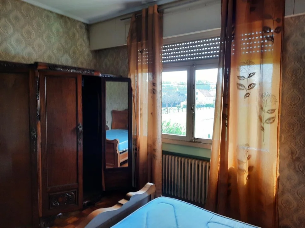 Se vende casa independiente con finca próxima a la playa en sequeiro, valdoviño
