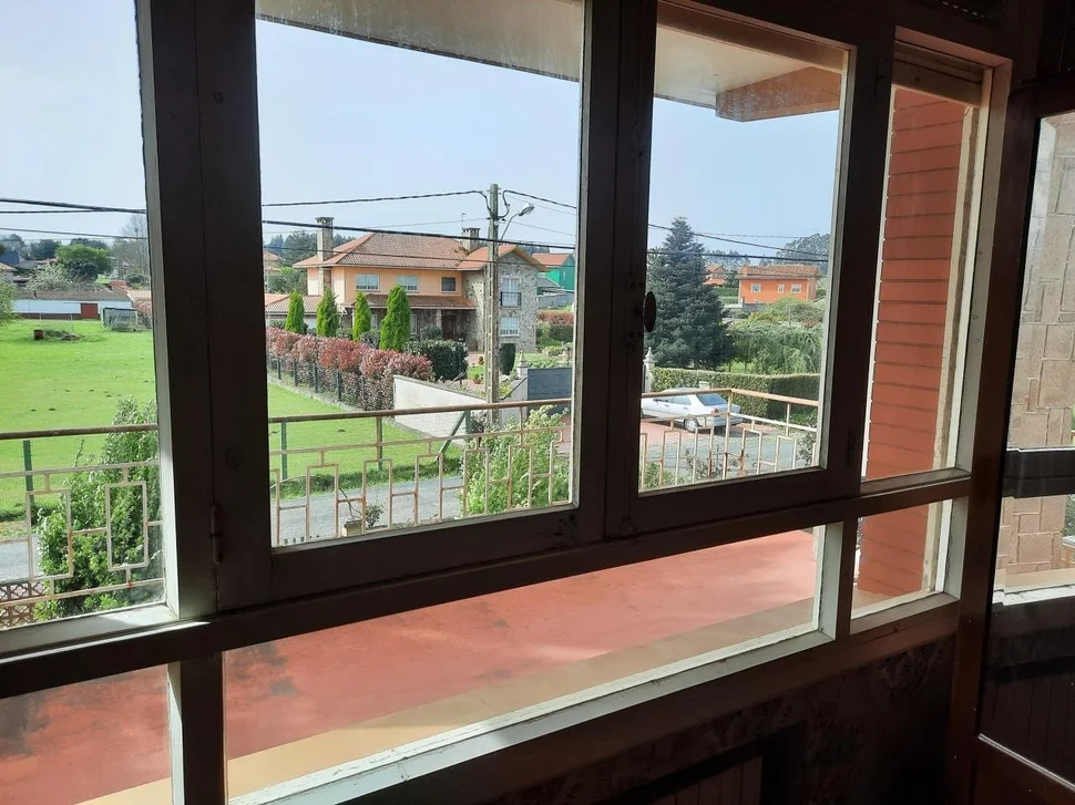 Se vende casa independiente con finca próxima a la playa en sequeiro, valdoviño