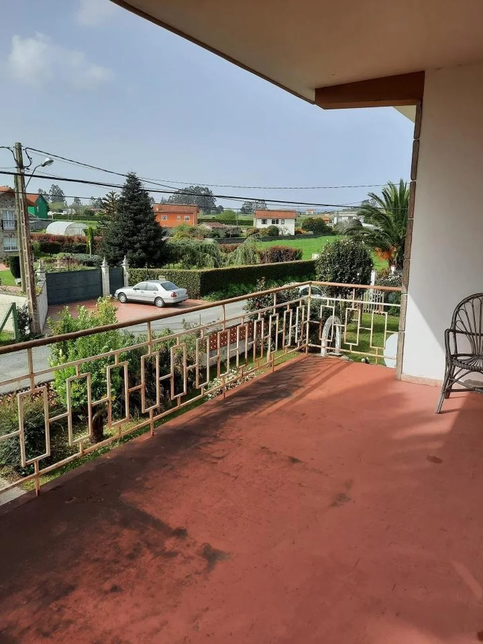 Se vende casa independiente con finca próxima a la playa en sequeiro, valdoviño