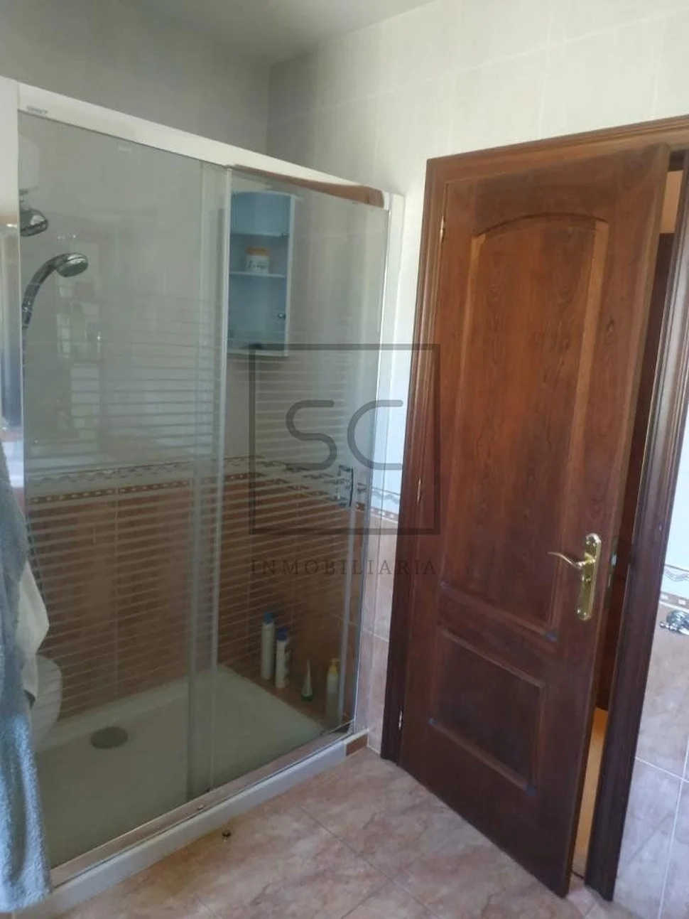 Casa con finca en lago, valdoviño