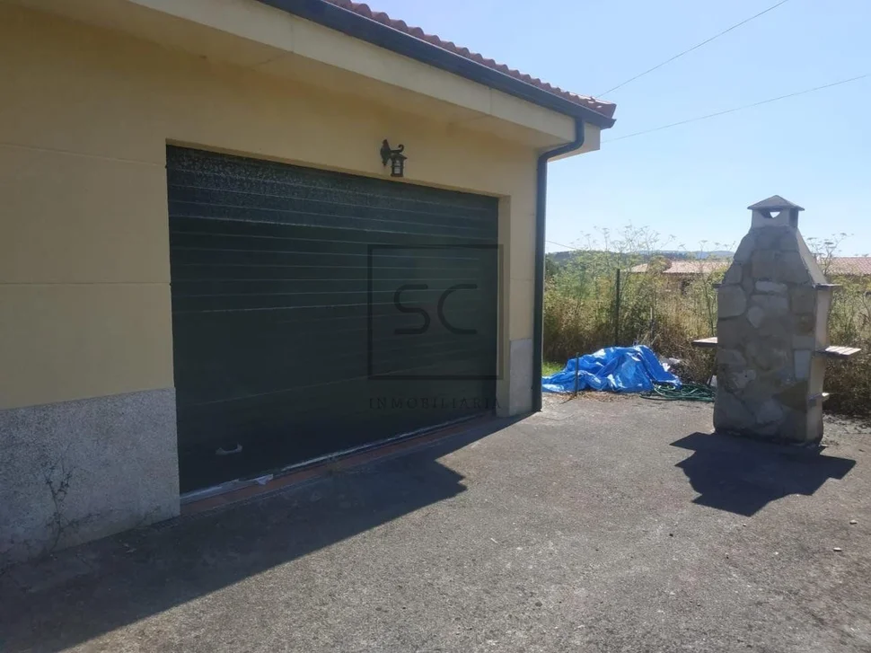 Casa con finca en lago, valdoviño