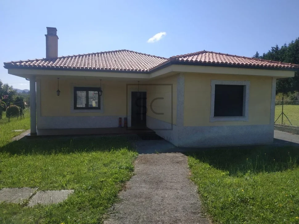 Casa con finca en lago, valdoviño