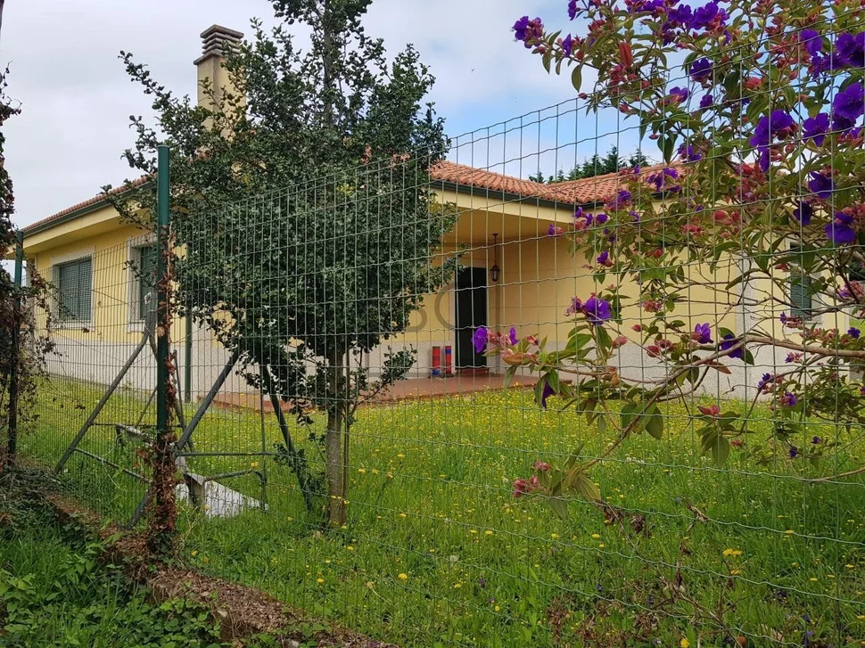 Casa con finca en lago, valdoviño