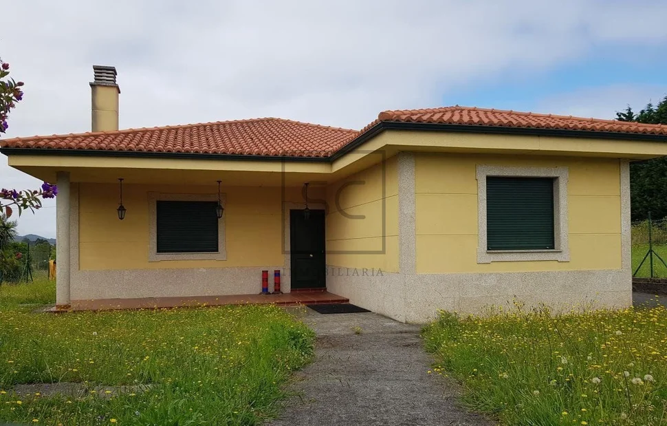 Casa con finca en lago, valdoviño