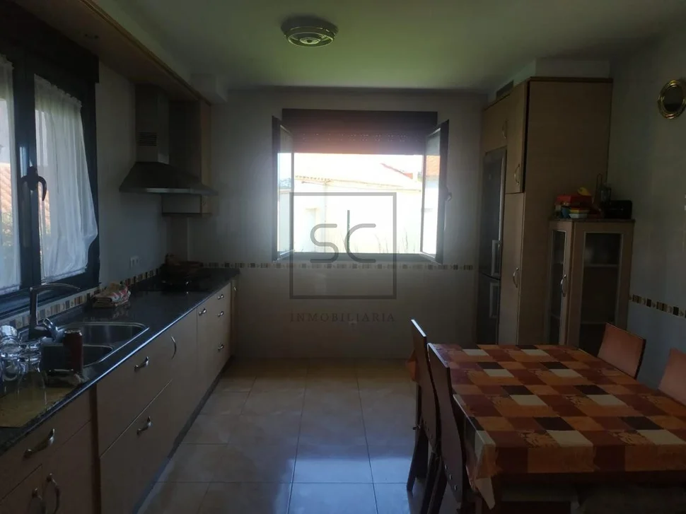 Casa con finca en lago, valdoviño