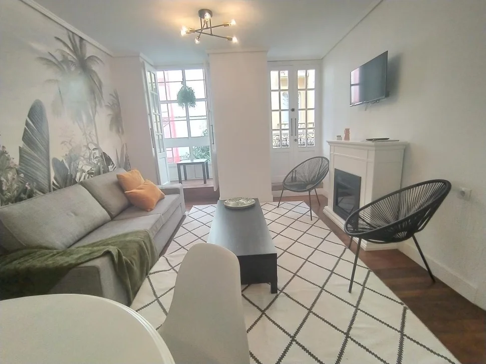 Piso con galerías y balcón en el centro de ferrol ( 1º)