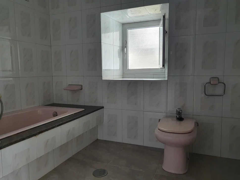 Casa con garaje, bodega y finca en san sadurnino