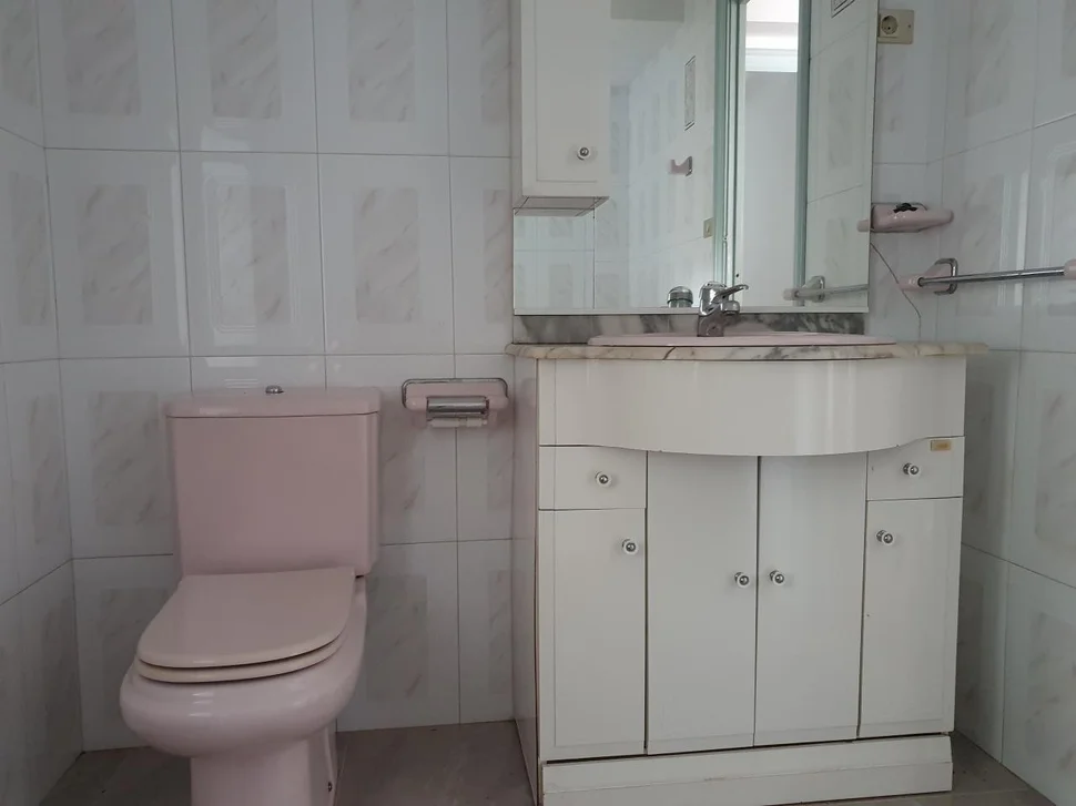 Casa con garaje, bodega y finca en san sadurnino