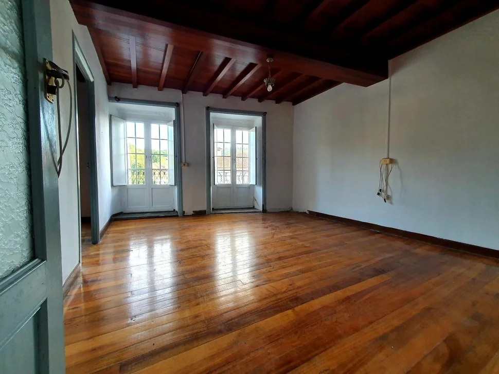 Casa con garaje, bodega y finca en san sadurnino