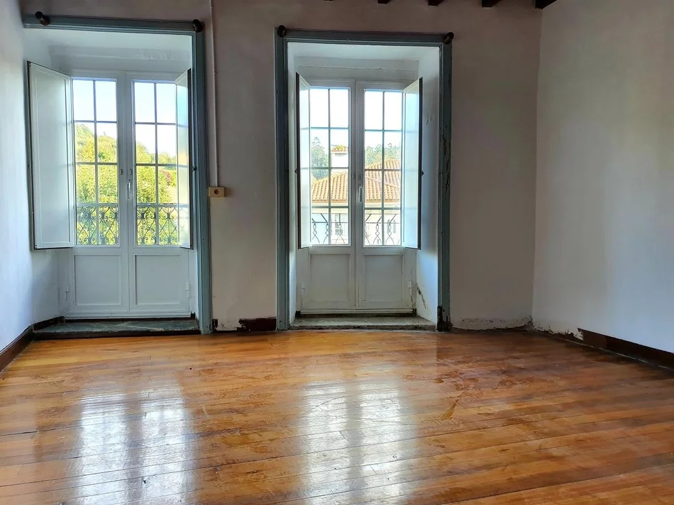 Casa con garaje, bodega y finca en san sadurnino