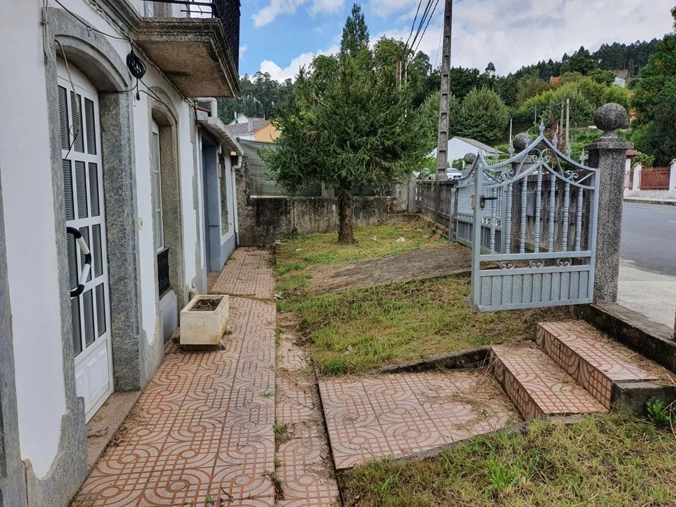 Casa con garaje, bodega y finca en san sadurnino