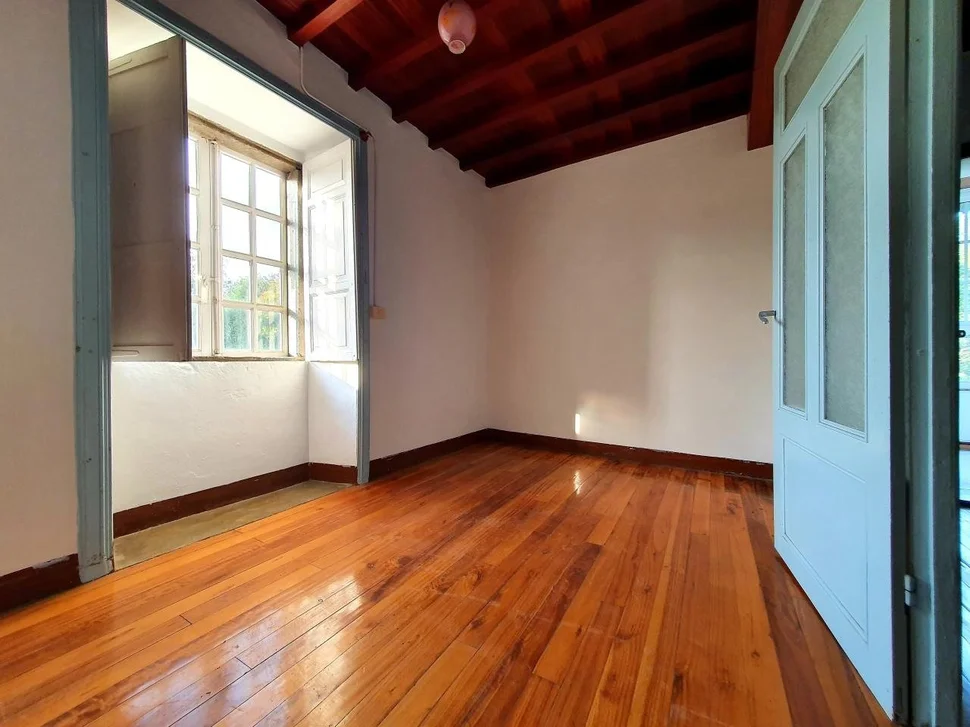 Casa con garaje, bodega y finca en san sadurnino