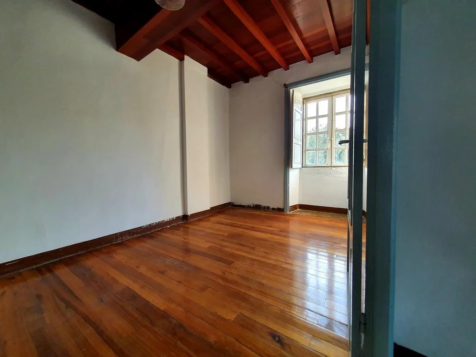 Casa con garaje, bodega y finca en san sadurnino